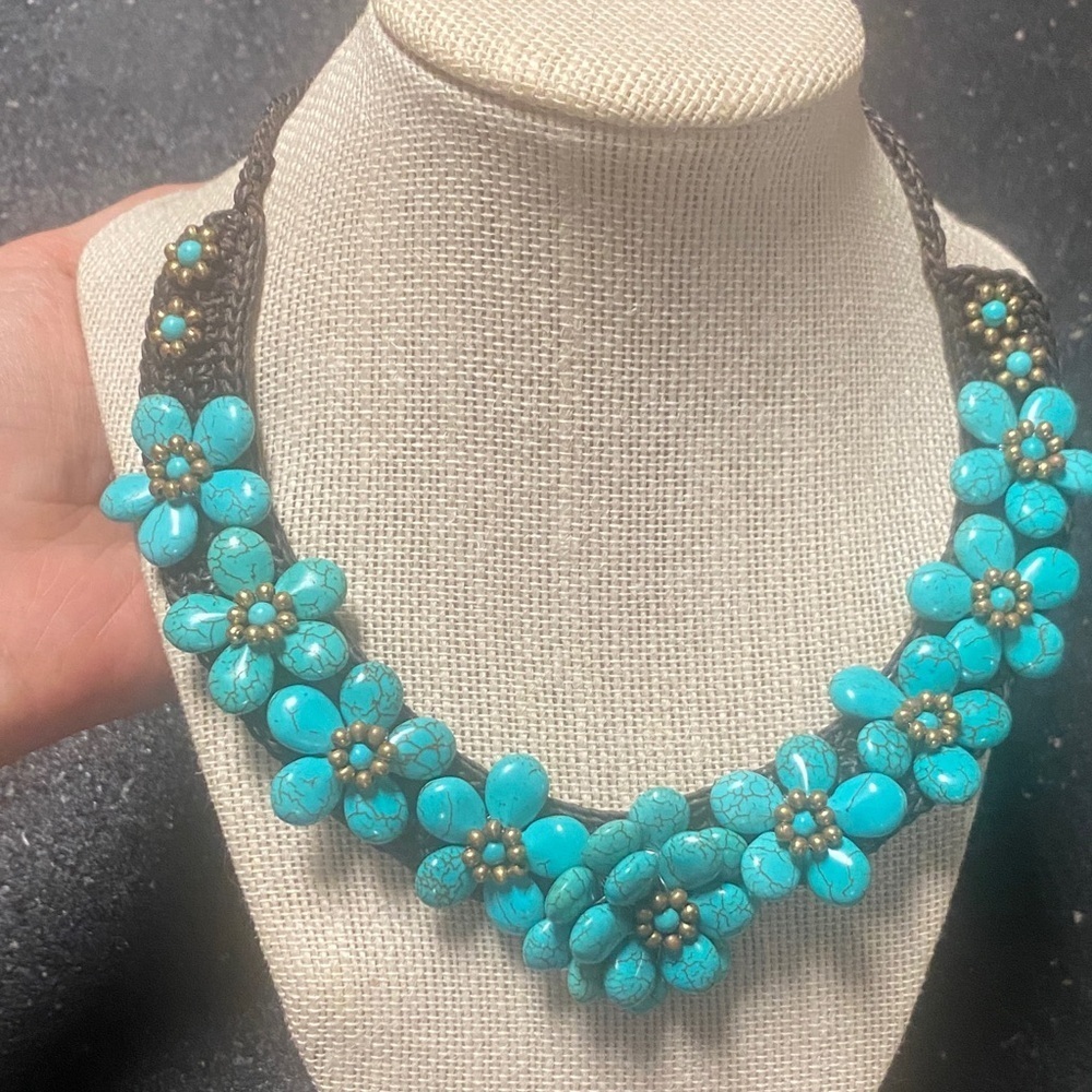 Turquoise Floral Necklace and Bracelet Set - Picture 3 of 8
